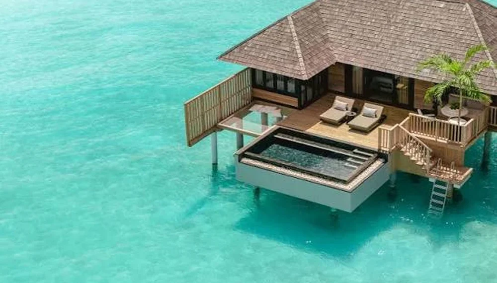 Waking Up Surrounded By Water Sounds More Peaceful Than Expected