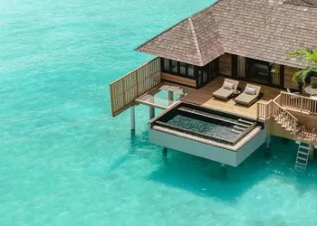 Waking Up Surrounded By Water Sounds More Peaceful Than Expected