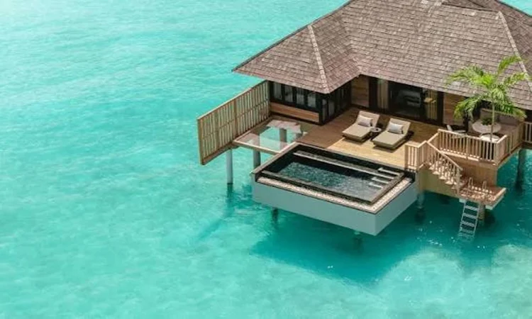 Waking Up Surrounded By Water Sounds More Peaceful Than Expected